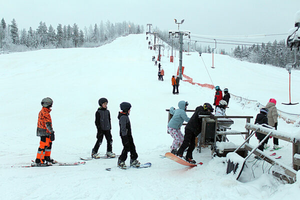 Kunnan ja Louekeskuksen yhteistyösopimus päättyy- kunta ostaa kiinteän omaisuuden